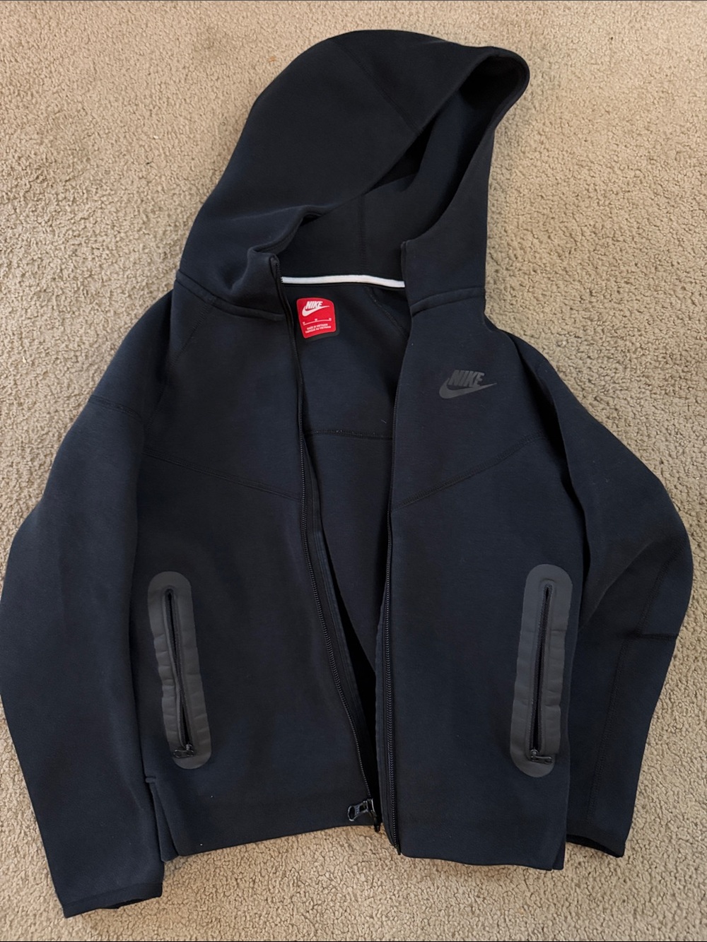 Nike Black Tech Boys medium